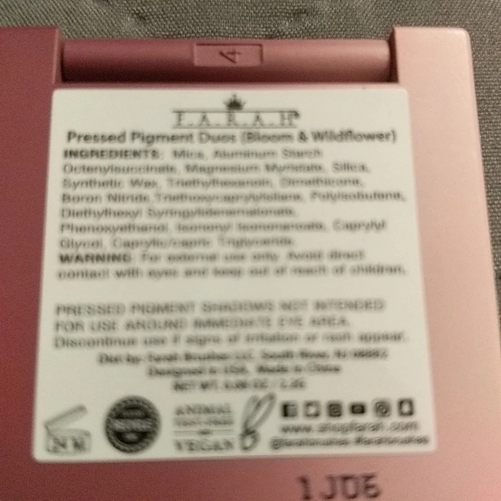 F.A.R.A.H eyeshadow